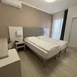 Garni Losanna 3* 비비오네