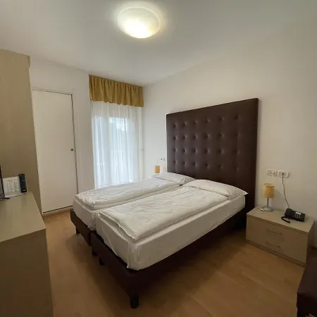 Garni Losanna 3* ビビオーネ