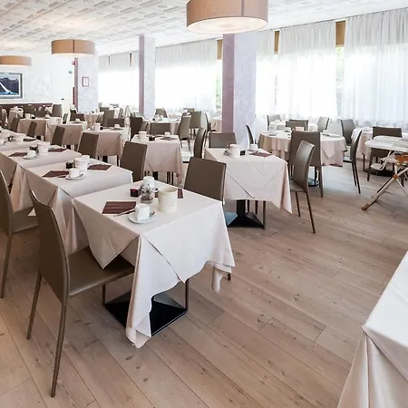 ホテル Garni Losanna ビビオーネ