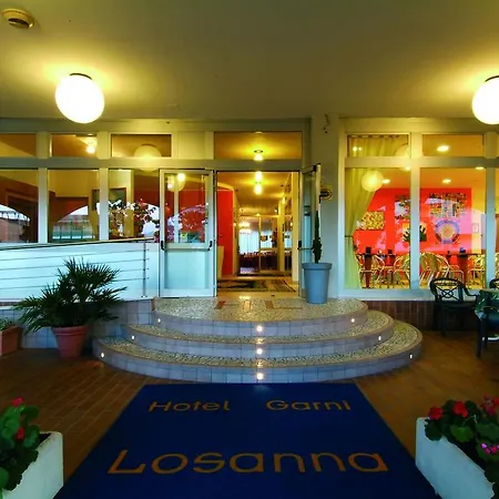 ホテル Garni Losanna 3*